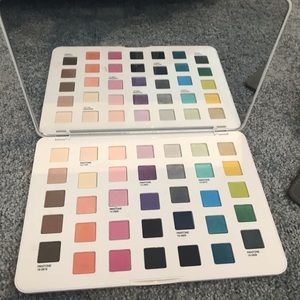 Sephora Pantone 35 eyeshadow palette with mirror